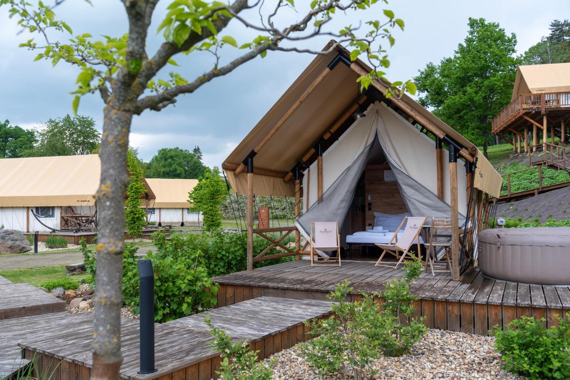 ForRest Glamping Hotel Banská Štiavnica Eksteriør billede